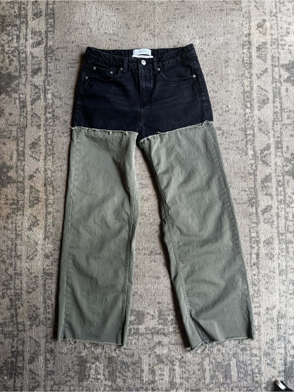 Zara Two-Tone Relaxed Jeans in Black and Olive